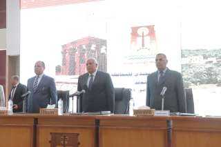 محافظ الوادي الجديد يترأس أول...