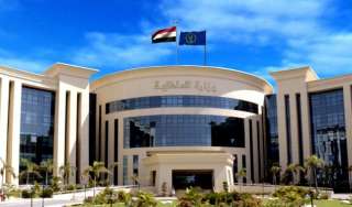 إتخاذ الإجراءات القانونيـة حيـال 9...