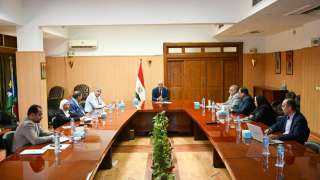 وزير الرى يتابع موقف مشروعات...