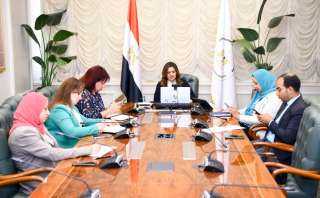 وزيرة الهجرة تلتقي أبناء المصريين...