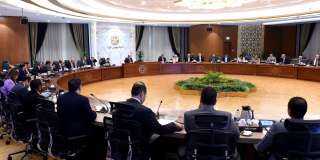 رئيس الوزراء يترأس اجتماع اللجنة...