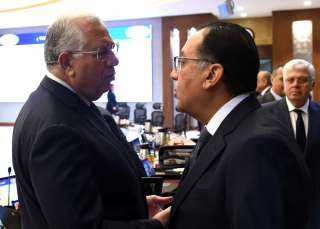 وزير الزراعة يستعرض التركيب المحصولي...