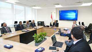 وزير الرى  يتابع أعمال...