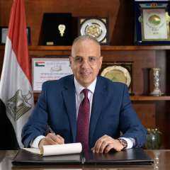 وزير الرى يتابع أعمال حماية...