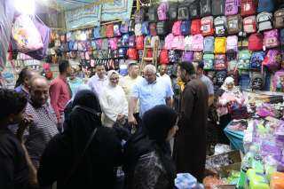 محافظ الوادي الجديد يتفقّد معارض...
