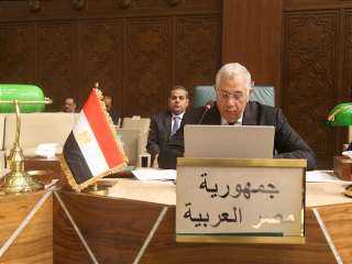 وزير الزراعة يلقى كلمة بجامعة...