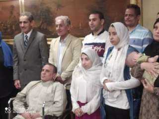 وزارة العمل : تسليم عقود...