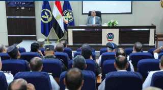 ندوة تثقيفية للضباط المتدربين بكلية...