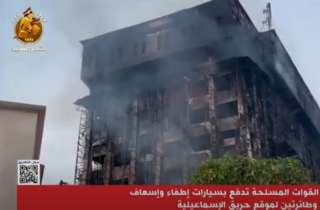 القوات المسلحة تدفع بسيارات إطفاء...