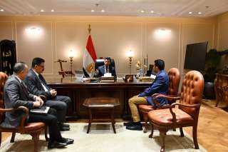 وزير الشباب والرياضة يلتقي رئيس...