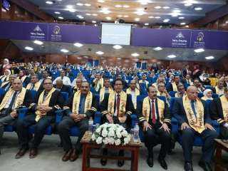 رئيس جامعة بنها : ...
