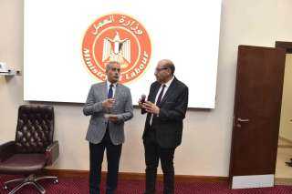 وزير العمل يشهد حلف ”اليمين...
