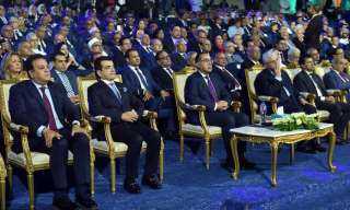 رئيس الوزراء يشهد عدداً من...