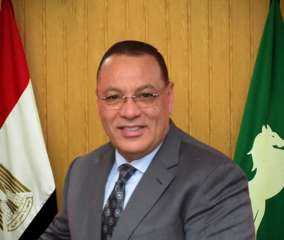 محافظ الشرقية يُهنئ البطل يسري...