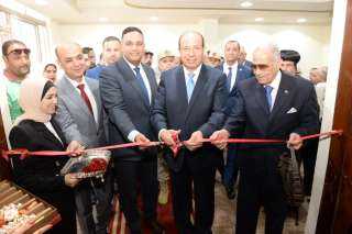 محافظ الدقهلية ورئيس جامعة المنصوره...