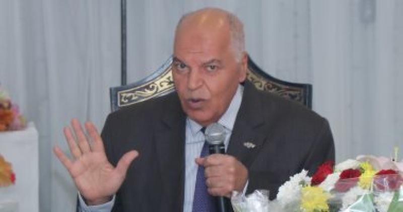 خلف الزناتى نقيب المعلمين