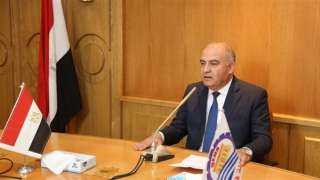 محافظ قنا يبحث الموقف التنفيذي...
