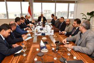 وزير الإسكان ومحافظ القاهرة يتابعان...