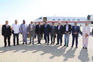 محافظ الوادي الجديد يستقبل وفود...