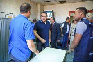 وزير الصحة يتفقد تمركزي سيارات...