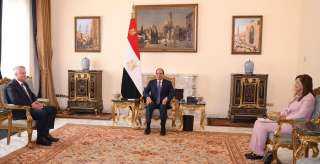 الرئيس السيسى يستعرض سبل تعزيز...