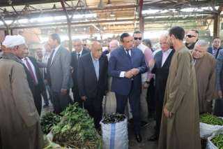وزير التنمية المحلية ومحافظ القاهرة...