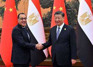 الرئيس الصيني يستقبل رئيس الوزراء...