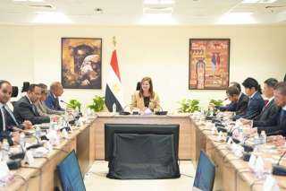 وزيرة التخطيط تستعرض فرص الاستثمار...