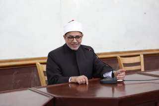 رئيس جامعة الأزهر يلتقي أبناءه...