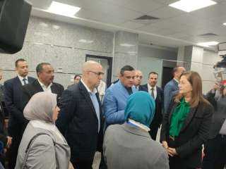 وزراء التنمية المحلية والتخطيط والإسكان...