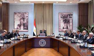 رئيس الوزراء يتابع الموقف التنفيذي...