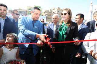 وزراء التنمية المحلية والتخطيط والإسكان...