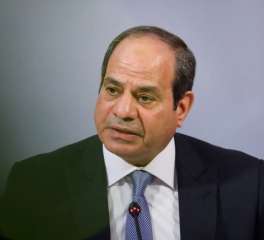 السيسي يتقدم الجنازة العسكرية للواء...