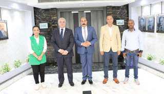 محافظ أسوان يستقبل سفير دولة...