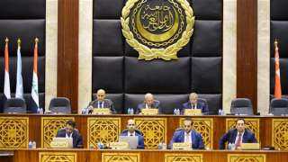 كامل الوزير يترأس اجتماع المكتب...