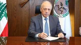 وزير الدفاع اللبناني يحذر من...