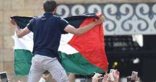 هتف ”فلسطين حرة”.. سائق قطار...