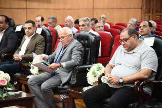 محافظ بورسعيد يستعرض خطة عمل...