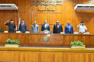 محافظ أسيوط يترأس جلسة المجلس...