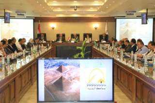 محافظ الجيزة يترأس اجتماع المجلس...