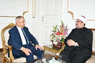 وزير الأوقاف يستقبل رئيس الأكاديمية...