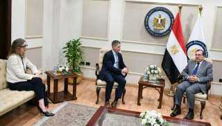 وزير البترول يستقبل الرئيس التنفيذى...