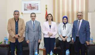 وزيرة الثقافة تلتقي محافظ الغربية...