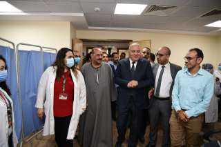 وسط فرحة الأهالي .. محافظ...