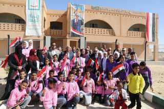 محافظ الوادي الجديد يستقبل وزيرة...