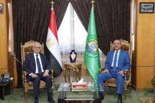 وزير التربية والتعليم يصل محافظة...