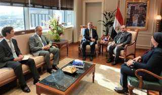 وزير التجارة والصناعة يستقبل مبعوث...