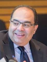 محمود محيي الدين يؤكد لطلاب...