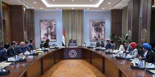 رئيس الوزراء يتابع موقف إجراءات...