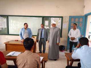 رئيس جامعة الأزهر يتفقد كلية...